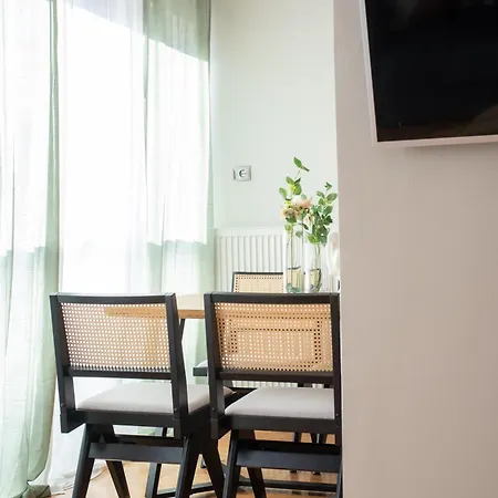 Houseloft Cityscape Bliss Apartment *